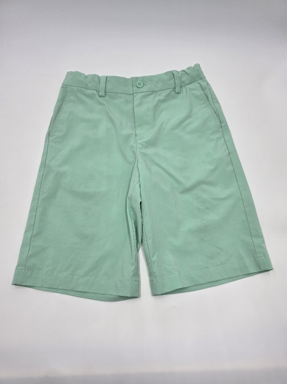 Vineyard Vines boys' green performance shorts size 12